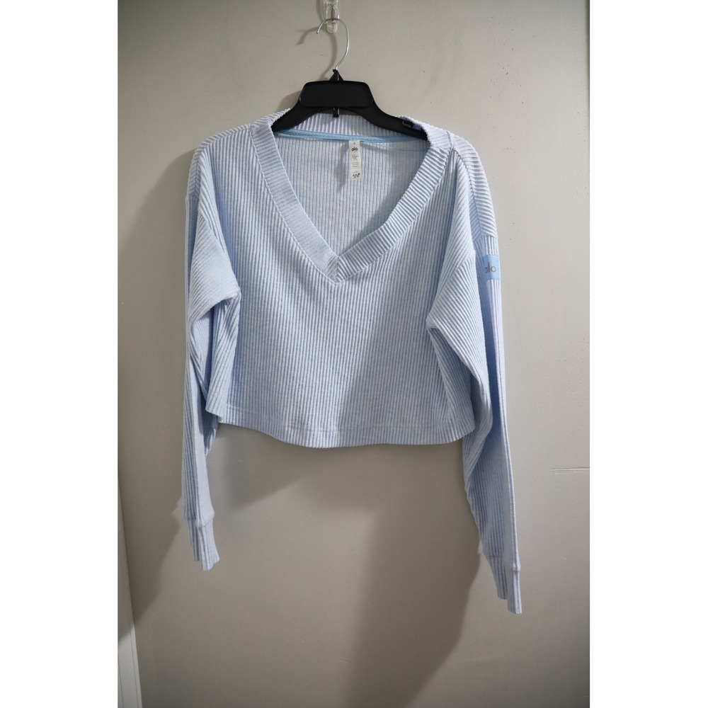 Alo Yoga Muse V-Neck Pullover Light Blue Ribbed Cropped Long Sleeve Sweater S